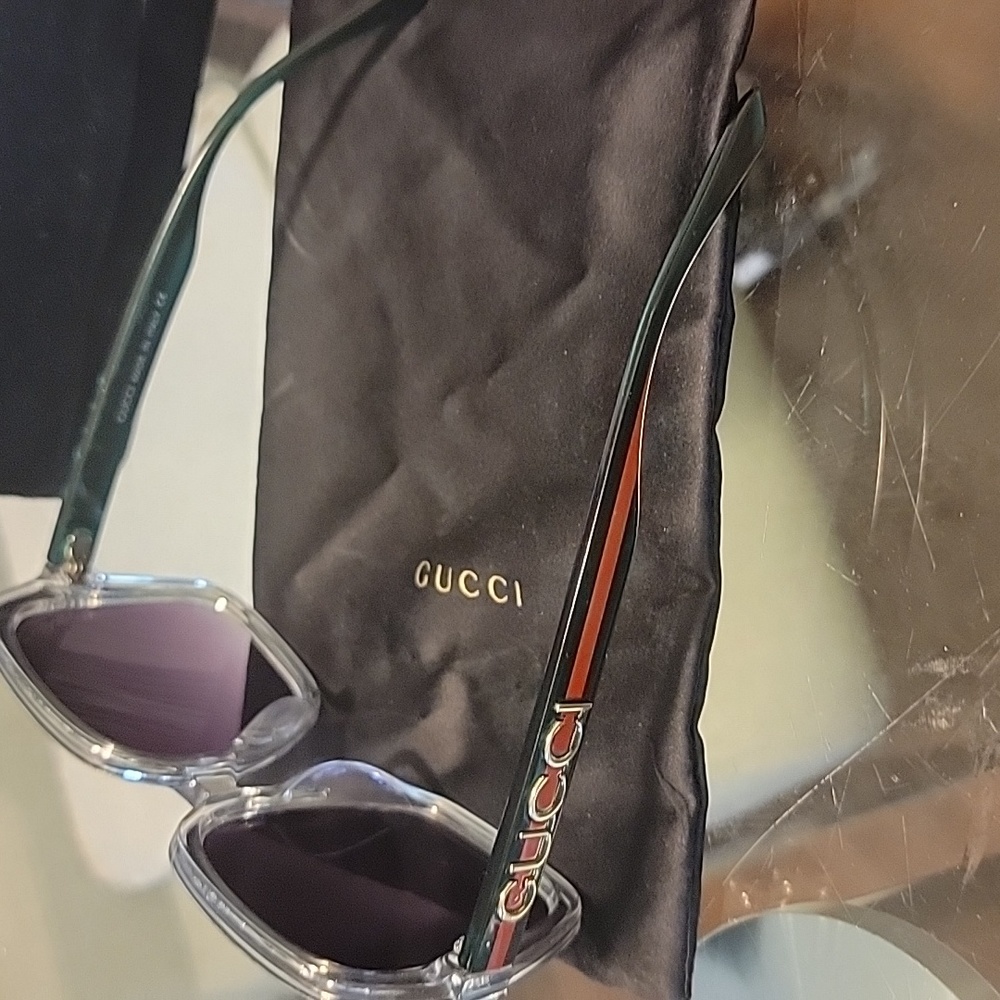 Gucci glasses great condition unisex